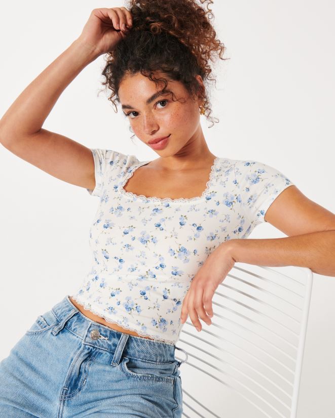 educación física Hollister camiseta para bebé con cuello cuadrado y ribete de encaje flores blancas 086N6237 mujer tapas